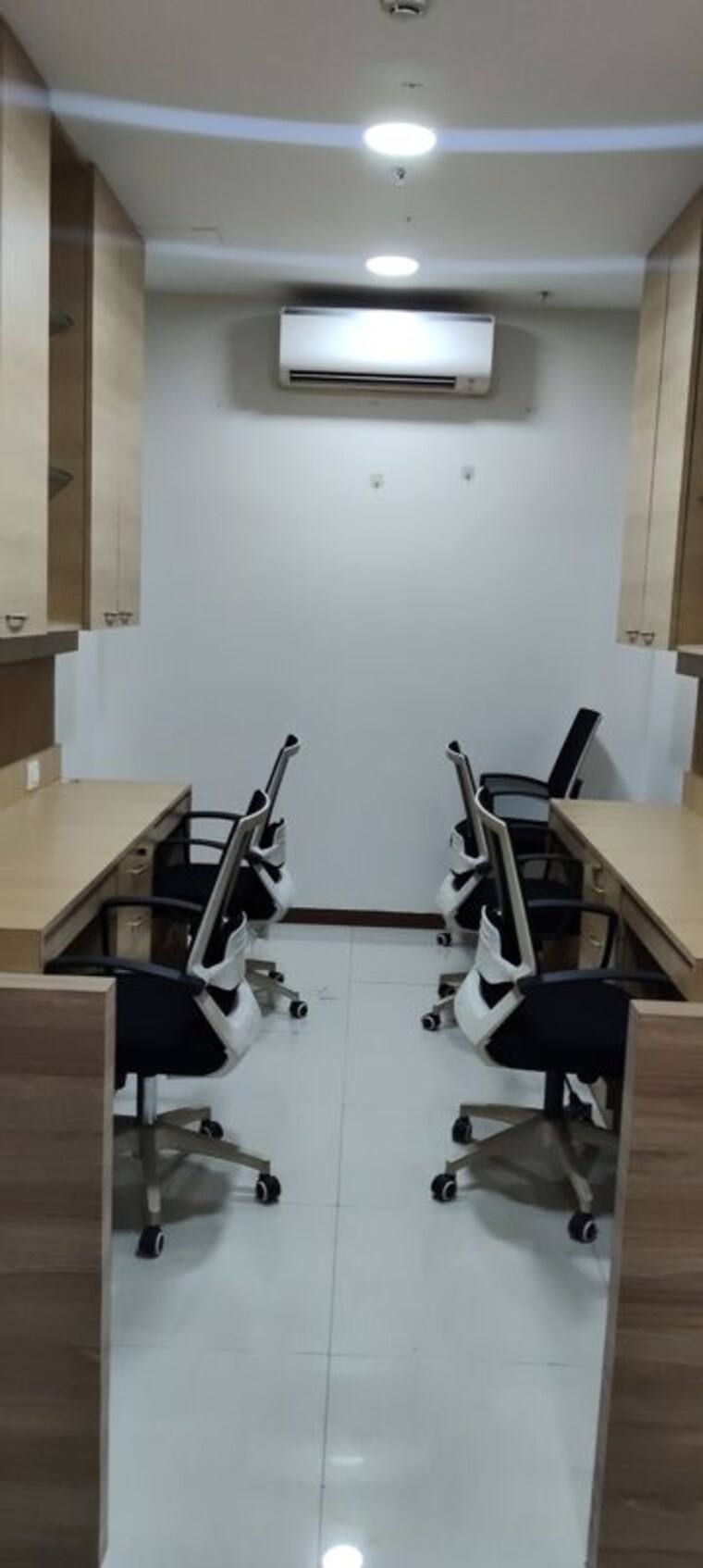 Team Area, goregaon east Commercial Office Space 400 Sq.Ft. In Goregaon East Mumbai 9920263