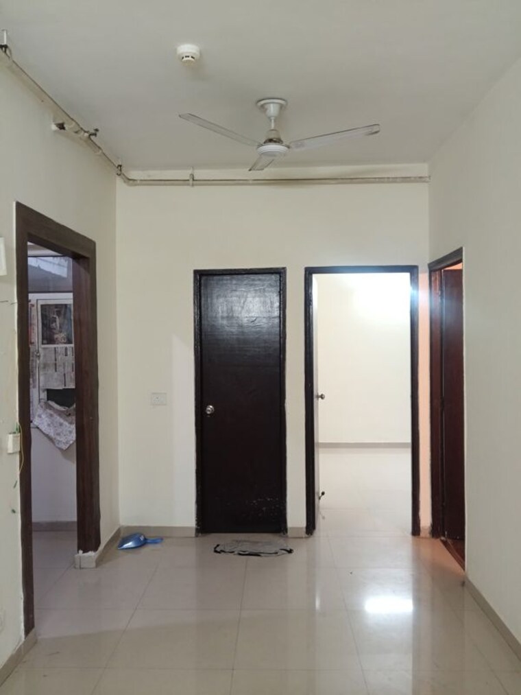 Room, mahagun-mywoods-ii 2.5 Bedroom 1125 Sq.Ft. Apartment In Sector 16c Greater Noida Greater Noida 9908878