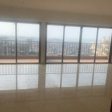 Room in 5 BHK Apartment at Mirchandani Triton, Vithaldas Nagar – for Sale