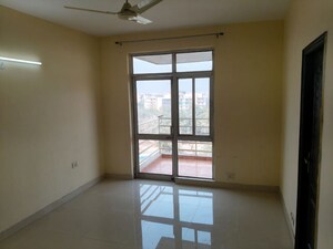 Room in 2 BHK Apartment at Piyush Heights, Sector 89 – for Rent