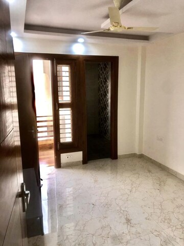Room in 3 BHK Builder Floor at BPTP Parkland Pride, Sector 77 – for Sale