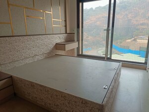 Room in 4 BHK Apartment at Kanakia Silicon Valley, Powai – for Rent