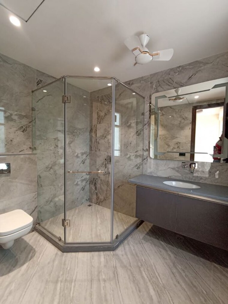 Bathroom, sector 56 5 Bedroom 615 Sq.Yd. Builder Floor In Sector 56 Gurgaon 9920331
