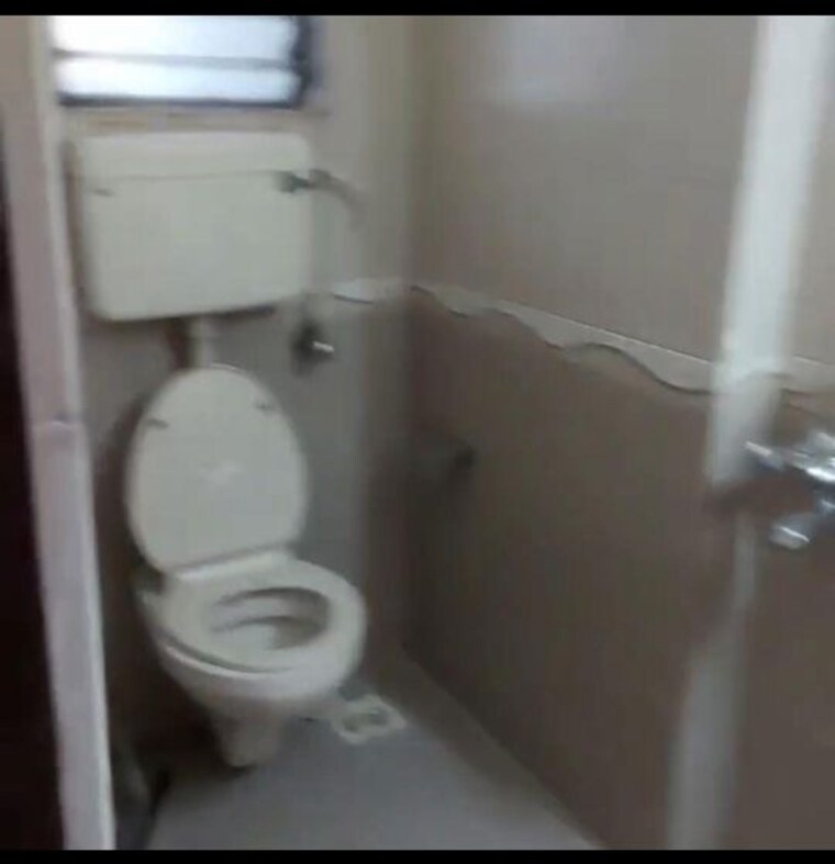 Bathroom, florence-chs 2 Bedroom 750 Sq.Ft. Apartment In Santacruz East Mumbai 9920374