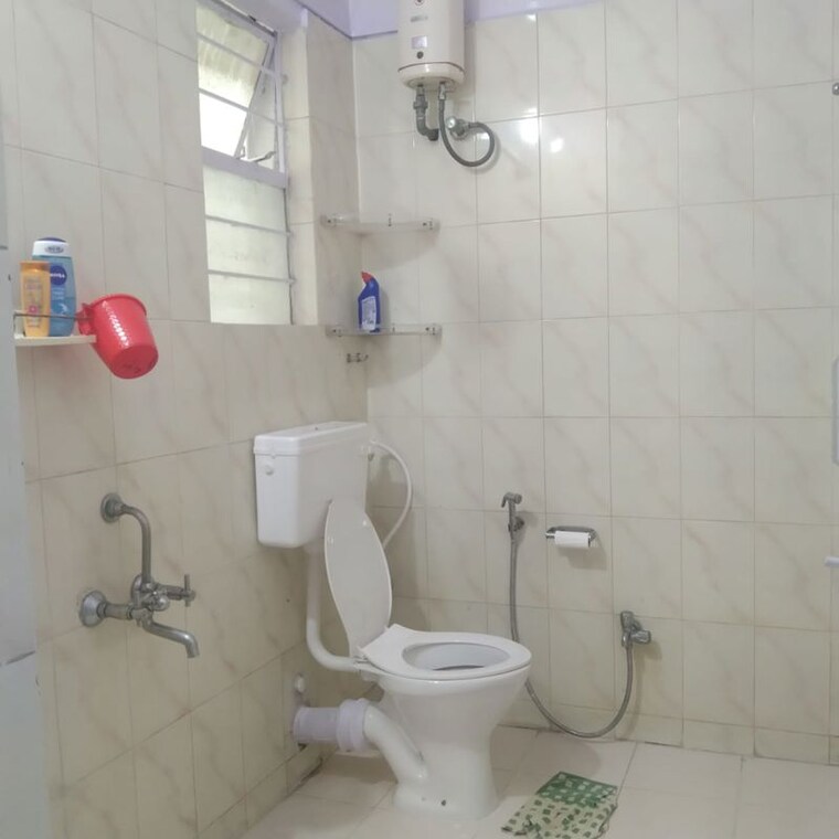 Bathroom, rambaug colony 2 Bedroom 945 Sq.Ft. Apartment In Rambaug Colony Pune 9920347