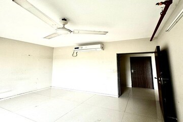 Room in 2 BHK Apartment at Kanakia Spaces Zen World, Kanjurmarg East – for Sale