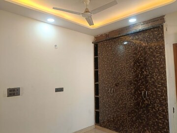 Room in 3 BHK Builder Floor at Sector 73 – for Sale