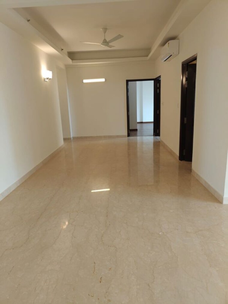 Room, arun-vihar-sector-37 6 Bedroom 3200 Sq.Ft. Apartment In Sector 37 Noida 9920394