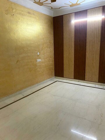 Room in 4 BHK Independent House at Dhakoli – for Sale