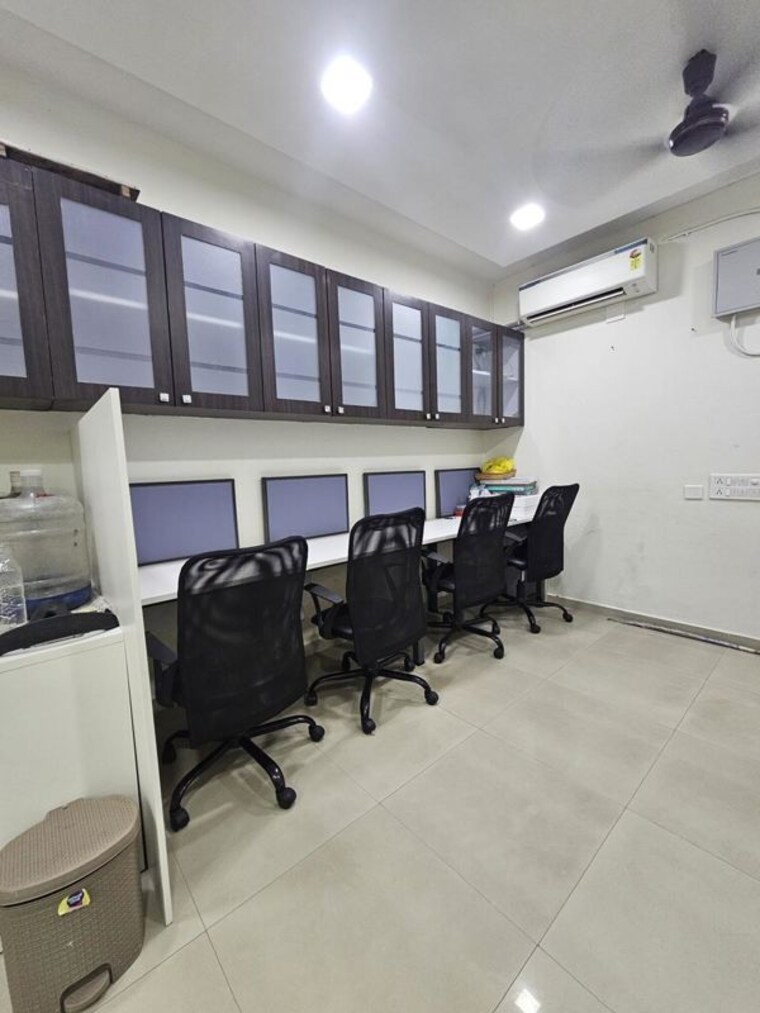 Team Area, yash-arian Commercial Office Space 465 Sq.Ft. In Memnagar Ahmedabad 9920408