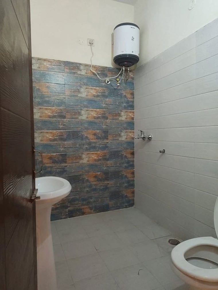 Bathroom, maya-garden-city 2 Bedroom 1152 Sq.Ft. Apartment In Lohgarh Zirakpur 9920389