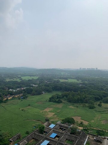 Master Bedroom in 3 BHK Apartment at Oberoi Realty Esquire, Goregaon East – for Rent