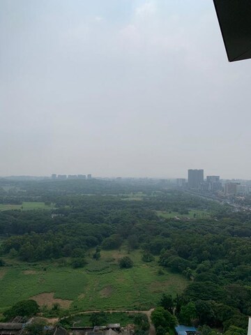 Master Bedroom in 3 BHK Apartment at Oberoi Realty Esquire, Goregaon East – for Rent