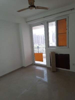 Room in 3 BHK Builder Floor at BPTP Parkland Pride, Sector 77 – for Sale