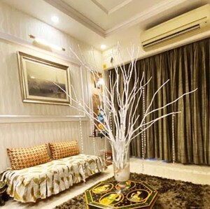 Room in 2 BHK Apartment at Andheri West – for Sale