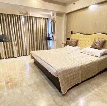 Bedroom in 2 BHK Apartment at Andheri West – for Sale