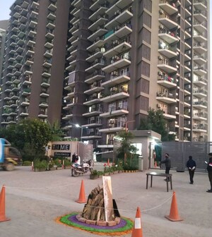 3 BHK Apartment For Rent in Dhoot Time Residency, Sector 63