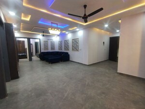 Parking in 3 BHK Builder Floor at RWA Azadpur Colony, Model Town – for Sale