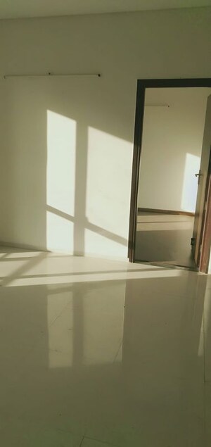 Room in 3 BHK Apartment at BPTP Parkland Pride, Sector 77 – for Rent