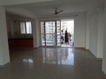 Room in 3 BHK Apartment at BPTP Parkland Pride, Sector 77 – for Rent
