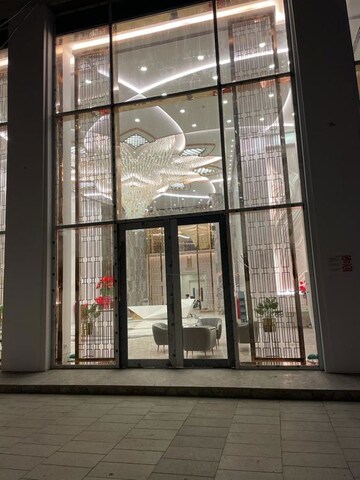 Room in 3 BHK Apartment at Lokhandwala Minerva Mahalaxmi, Mahalaxmi – for Rent