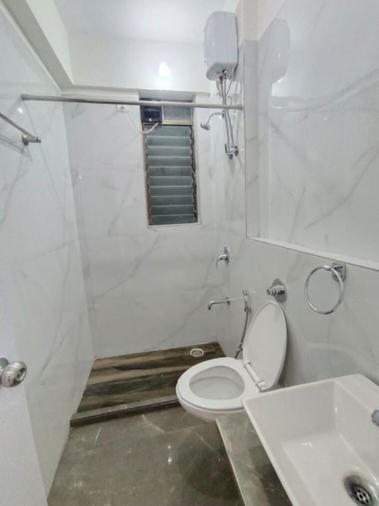 Bathroom, kukreja-hari-kunj-ii 1 Bedroom 520 Sq.Ft. Apartment In Chembur Mumbai 9920500