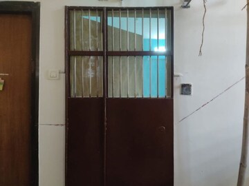 Room in 1 RK Apartment at Silver Avenue, Santacruz East – for Rent