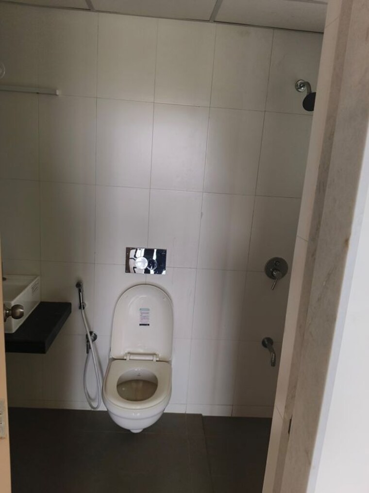 Bathroom, unnathi-woods-phase-3 1 Bedroom 502 Sq.Ft. Apartment In Ghodbunder Road Thane 9920522