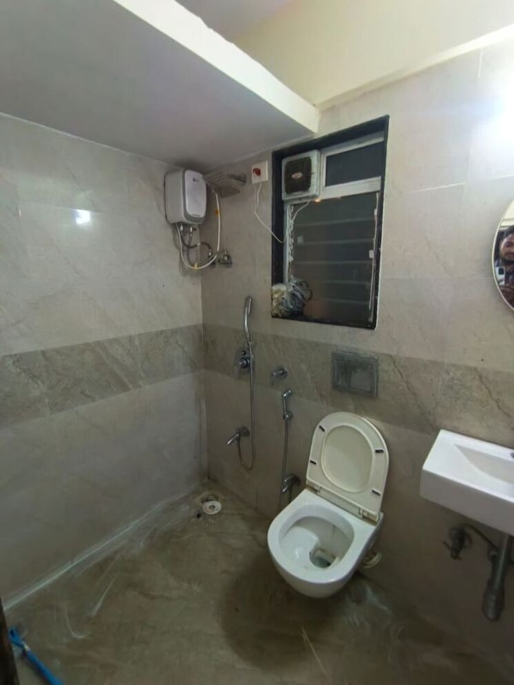 Bathroom, veena-senterio 2 Bedroom 560 Sq.Ft. Apartment In Chembur Mumbai 9920524