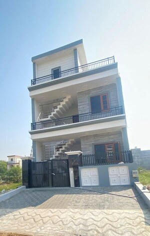 3 BHK Independent House For Sale in Aerocity