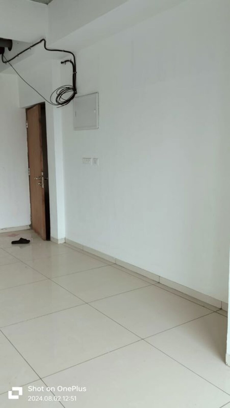 Room, navrangpura Commercial Office Space 996 Sq.Ft. In Navrangpura Ahmedabad 9920561