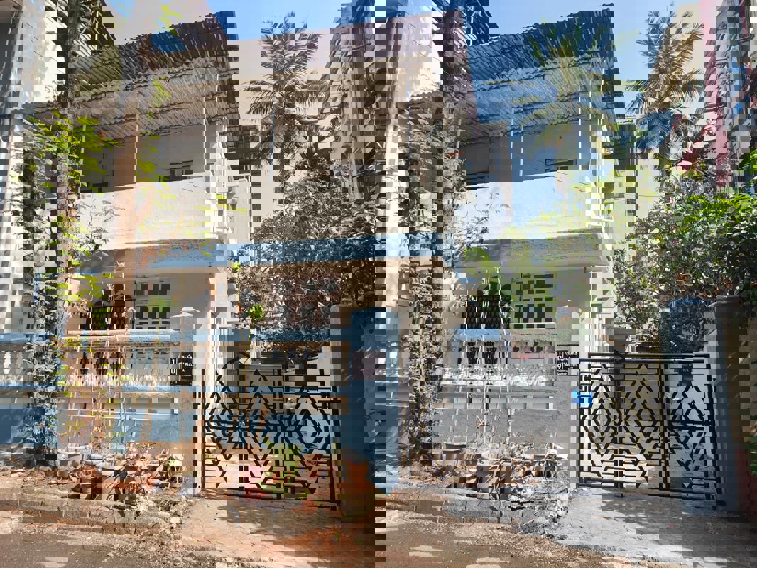 4 BHK + Servant Room Independent House For Sale in Nerul Sector 17