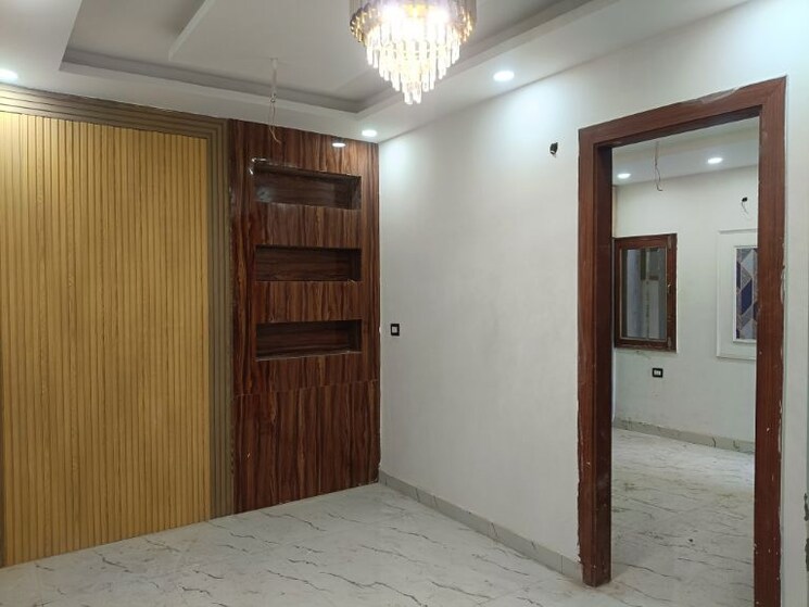 Living Room, sector 73 1 Bedroom 650 Sq.Ft. Builder Floor In Sector 73 Noida 9920571