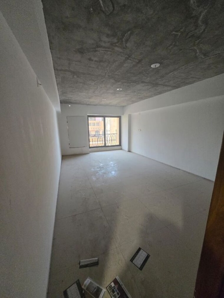 Room, satellite Commercial Office Space 802 Sq.Ft. In Satellite Ahmedabad 9920635