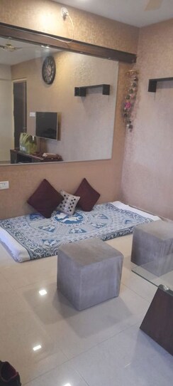 1 BHK + Pooja Room Apartment For Rent in Hiranandani Estate