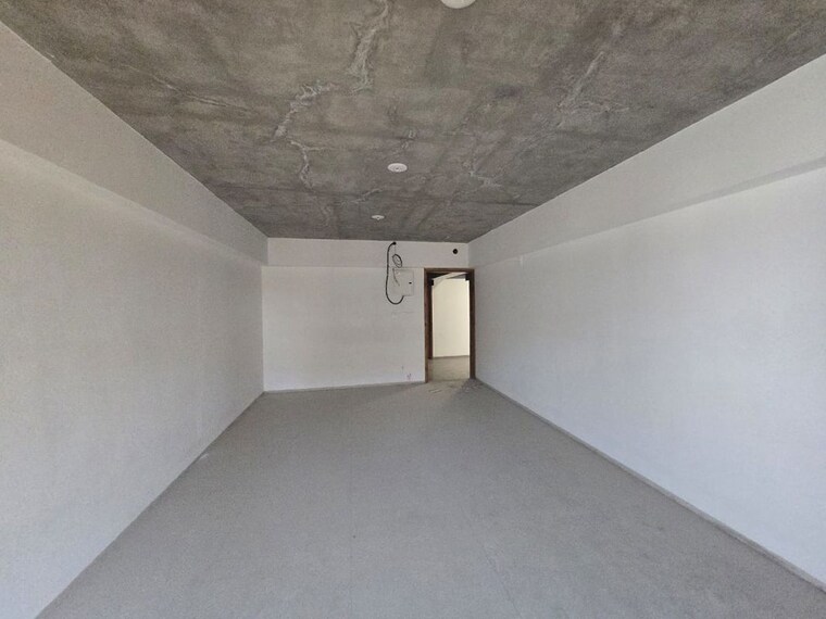 Room, satellite Commercial Office Space 802 Sq.Ft. In Satellite Ahmedabad 9920654