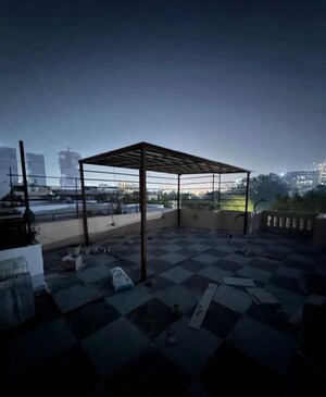 Parking in 3 BHK Builder Floor at Sushant Lok 2, Sector 57 – for Sale