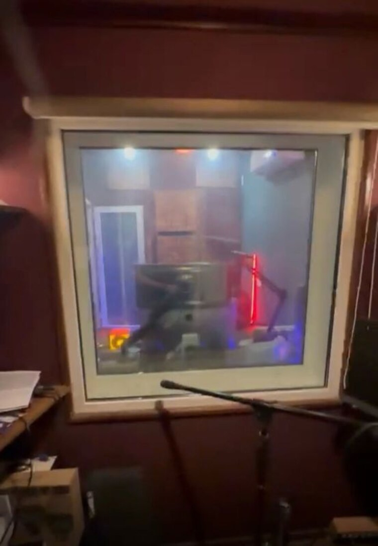 Living Room, stanford-plaza Commercial Office Space 500 Sq.Ft. In Andheri West Mumbai 9920662