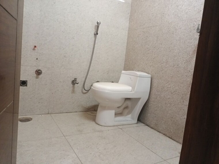 Bathroom, indirapuram shakti khand 1 2 Bedroom 1000 Sq.Ft. Apartment In Indirapuram Shakti Khand 1 Ghaziabad 9920682