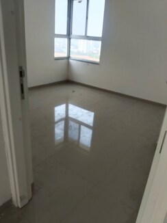 1.5 BHK + Extra Room Apartment For Sale in Godrej Greens