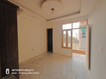 Bedroom in 2 BHK Builder Floor at Sector 73 – for Sale