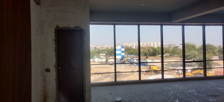  Parking, sola Commercial Office Space 1920 Sq.Ft. In Sola Ahmedabad 9920745