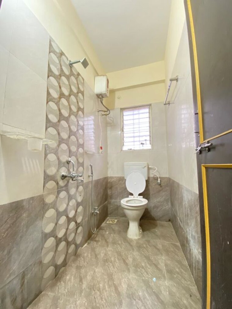Bathroom, kalyani nagar 1 Bedroom 585 Sq.Ft. Apartment In Kalyani Nagar Pune 9920726