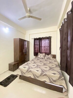 Bedroom in 1 BHK Apartment at Kalyani Nagar – for Rent
