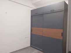 2 BHK + Extra Room Apartment For Sale in Byculla
