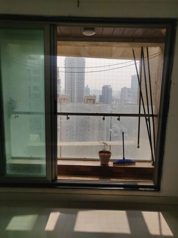 Room in 3 BHK Apartment at Lashkaria Green Height, Jogeshwari West – for Rent