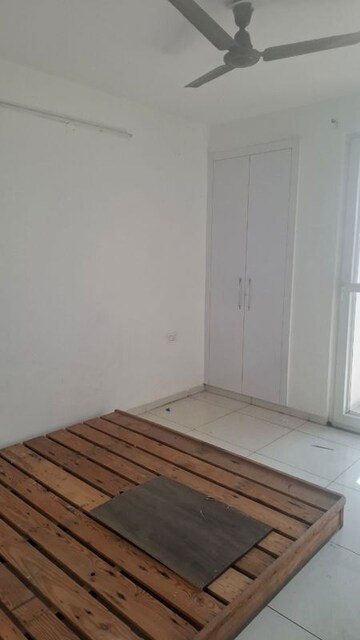 Room in 3 BHK Apartment at Motiaz Royal Citi, Ambala Highway – for Rent