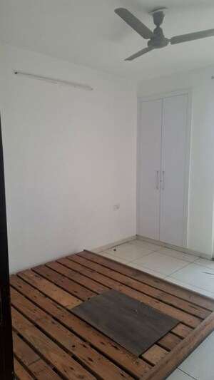 Room in 3 BHK Apartment at Motiaz Royal Citi, Ambala Highway – for Rent