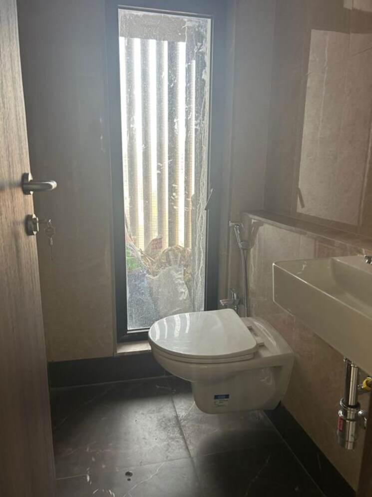 Bathroom, chandra-arc-one Commercial Office Space 610 Sq.Ft. In Andheri West Mumbai 9920803