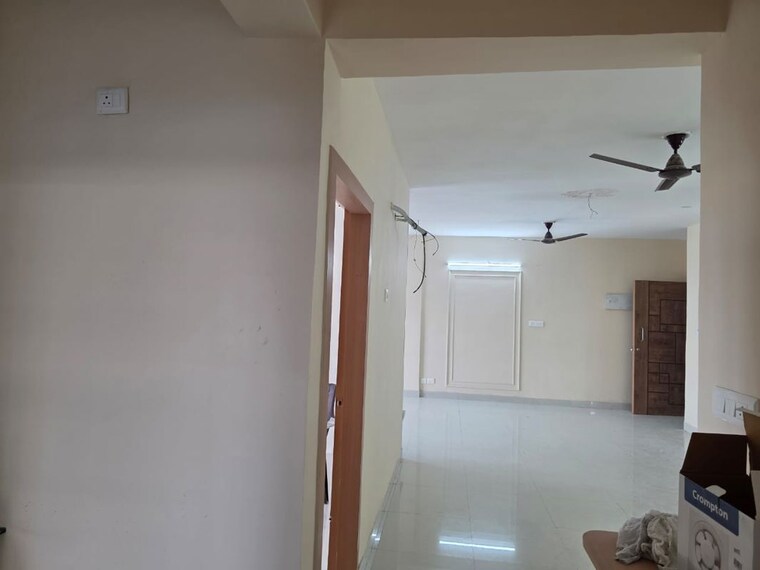 Room, sector 19b dwarka 3 Bedroom 1800 Sq.Ft. Apartment In Sector 19b Dwarka Delhi 9919952